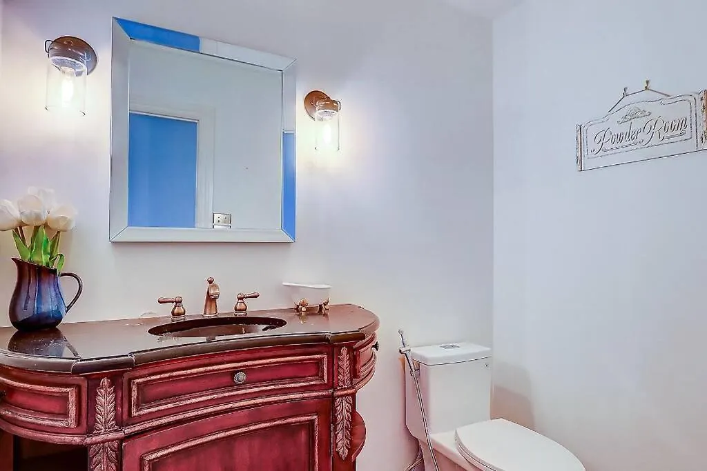 Luxury Villa In Scarborough Toronto