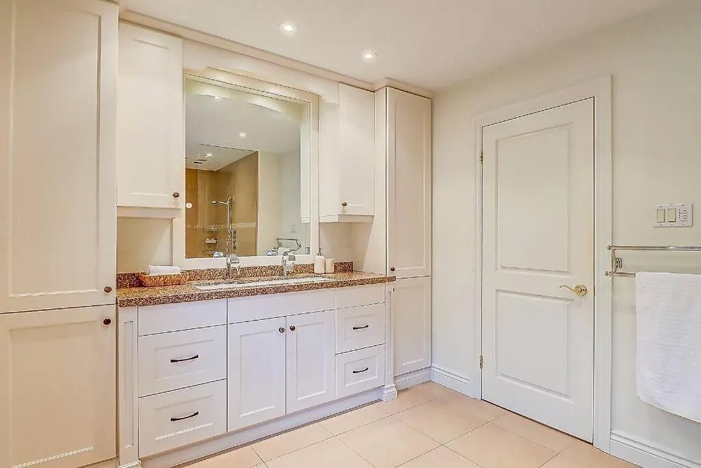 Luxury Villa In Scarborough Toronto