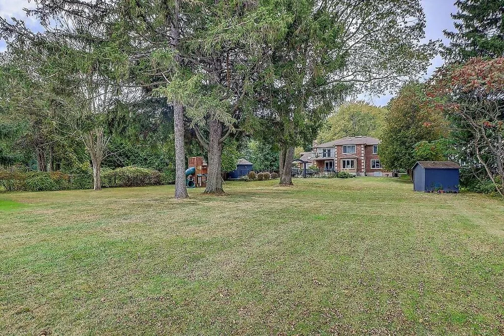 Luxury Villa In Scarborough Toronto