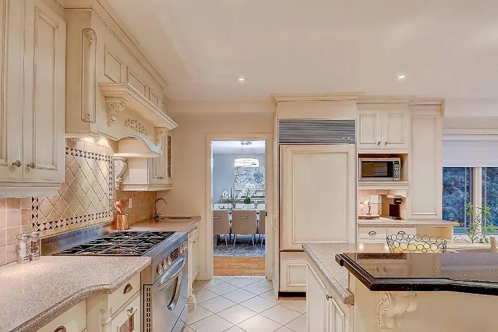 Luxury Villa In Scarborough Toronto