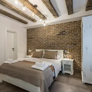luxury-studio-apartments-insula.splithotels.org/