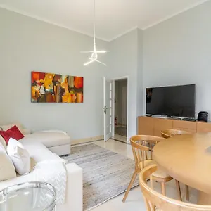 3-bedroom-apart-with-pool-tennis-court-gym-and-playground.hotels-lisbon-portugal.com/